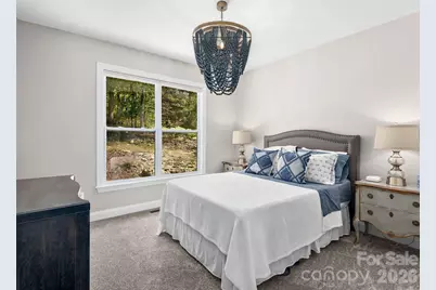 636 Crystal Heights Drive, Hendersonville, NC 28739 - Photo 20