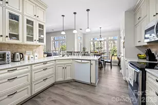 13702 Chambray Ln, Charlotte, NC 28278 - Photo 2