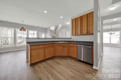 9911 Seven Oaks Drive, Charlotte, NC 28215 - Photo 16