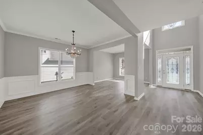 9911 Seven Oaks Drive, Charlotte, NC 28215 - Photo 8