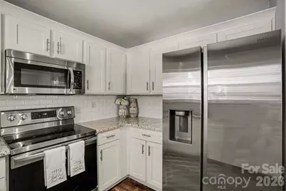 3721 Brookchase Lane, Charlotte, NC 28205 - Photo 8