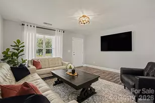 3721 Brookchase Ln, Charlotte, NC 28205 - Photo 4