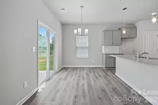 4213 Stoneygreen Ln, Charlotte, NC 28215 - Photo 4