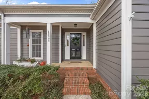 4326 Saxonbury Way, Charlotte, NC 28269 - Photo 2