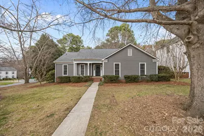 4326 Saxonbury Way, Charlotte, NC 28269 - Photo 8