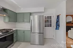 4326 Saxonbury Way, Charlotte, NC 28269 - Photo 22