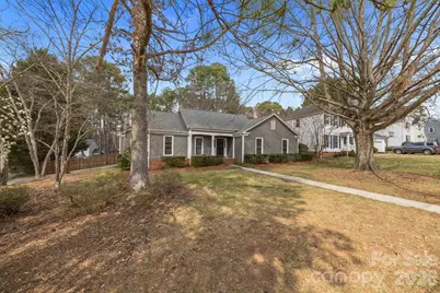 4326 Saxonbury Way, Charlotte, NC 28269 - Photo 6