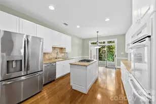 8934 Challis Hill Ln, Charlotte, NC 28226 - Photo 8