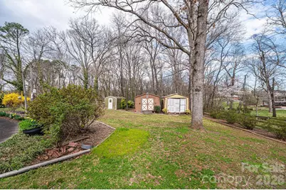 1724 2nd Avenue NW, Hickory, NC 28601 - Photo 8