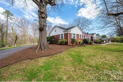 1724 2nd Avenue NW, Hickory, NC 28601 - Photo 4