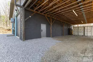 17 Red Leaf Rd, Asheville, NC 28806 - Photo 10