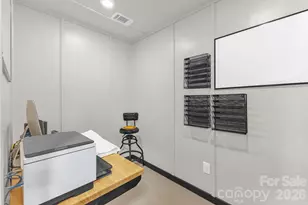 17 Red Leaf Rd, Asheville, NC 28806 - Photo 12