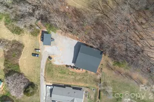 17 Red Leaf Rd, Asheville, NC 28806 - Photo 28