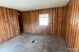 475 E Court St, Marion, NC 28752 - Photo 8