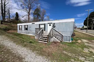 475 E Court St, Marion, NC 28752 - Photo 2