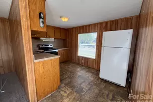 475 E Court St, Marion, NC 28752 - Photo 4