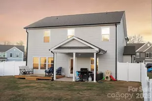 106 Stonewater Dr, Red Cross, NC 28163 - Photo 4