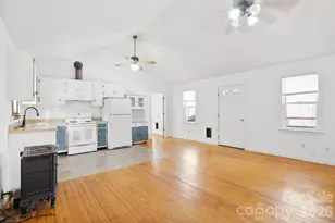 186 Greentree Ln, Canton, NC 28716 - Photo 4