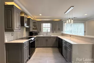 7318 Connan Ln, Charlotte, NC 28226 - Photo 10