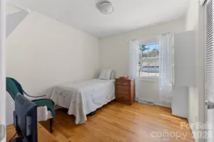 879 New Haw Creek Rd, Asheville, NC 28805 - Photo 18