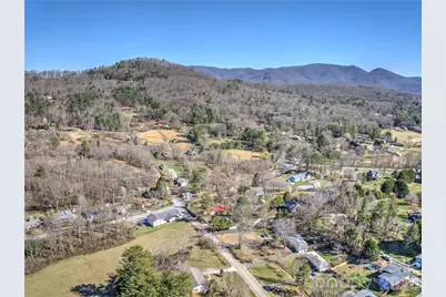 879 New Haw Creek Road, Asheville, NC 28805 - Photo 28