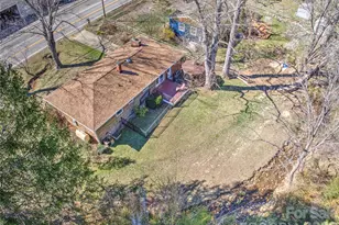 879 New Haw Creek Rd, Asheville, NC 28805 - Photo 4