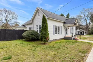 302 S Maple St, Dallas, NC 28034 - Photo 2