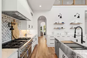 621 Poindexter Dr, Charlotte, NC 28209 - Photo 12