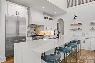 621 Poindexter Dr, Charlotte, NC 28209 - Photo 14