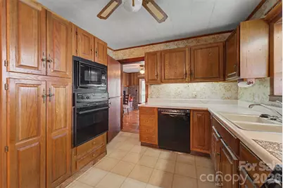 318 Sunrise Park, Sylva, NC 28779 - Photo 16