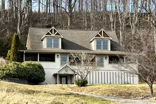 330 Potts Dr, Waynesville, NC 28785 - Photo 2