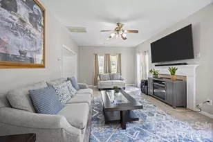 8701 Kirkley Glen Ln, Charlotte, NC 28215 - Photo 10