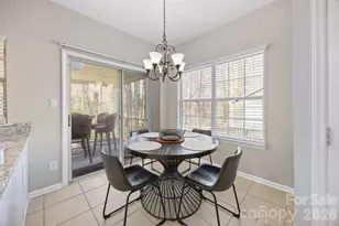 8701 Kirkley Glen Ln, Charlotte, NC 28215 - Photo 16