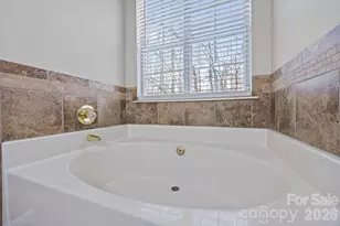 8701 Kirkley Glen Ln, Charlotte, NC 28215 - Photo 26