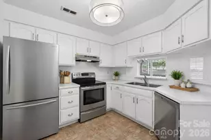 6000 Gray Gate Ln, Charlotte, NC 28210 - Photo 14