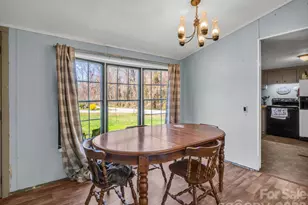 122 Hotel Hill Dr, Landrum, SC 29356 - Photo 6