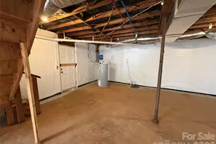 2137 23rd St Dr SE, Hickory, NC 28602 - Photo 12