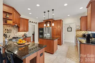 8710 Oakthorpe Dr, Charlotte, NC 28277 - Photo 10