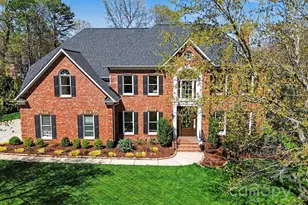 8710 Oakthorpe Dr, Charlotte, NC 28277 - Photo 2