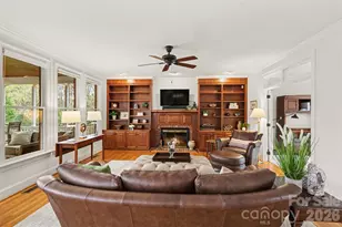 8710 Oakthorpe Dr, Charlotte, NC 28277 - Photo 6