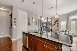 525 E 6th St, Charlotte, NC 28202 - Photo 12