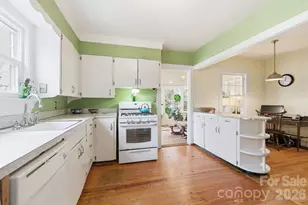 25 Bear Creek Rd, Asheville, NC 28806 - Photo 6