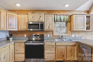 284 Robin Roost Rd, Maggie Valley, NC 28751 - Photo 16