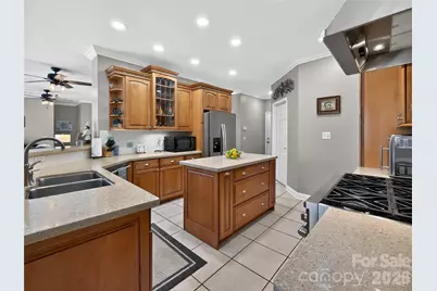 3275 Hanging Rock Road, Spruce Pine, NC 28777 - Photo 10