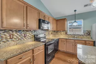 108 Lassiter Ct, Mount Holly, NC 28120 - Photo 2