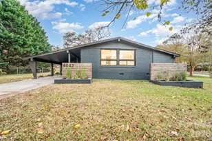 4042 Whipple Pl, Charlotte, NC 28215 - Photo 2