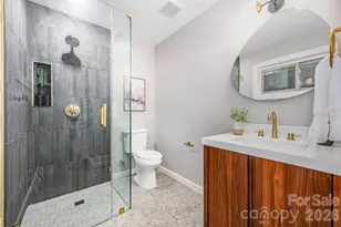 4042 Whipple Pl, Charlotte, NC 28215 - Photo 16