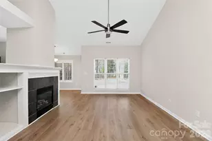 7022 Duchamp Dr, Charlotte, NC 28215 - Photo 6