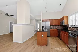 7022 Duchamp Dr, Charlotte, NC 28215 - Photo 16