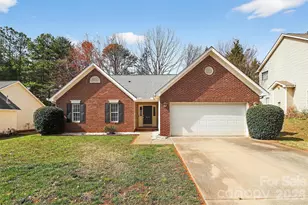 7022 Duchamp Dr, Charlotte, NC 28215 - Photo 1